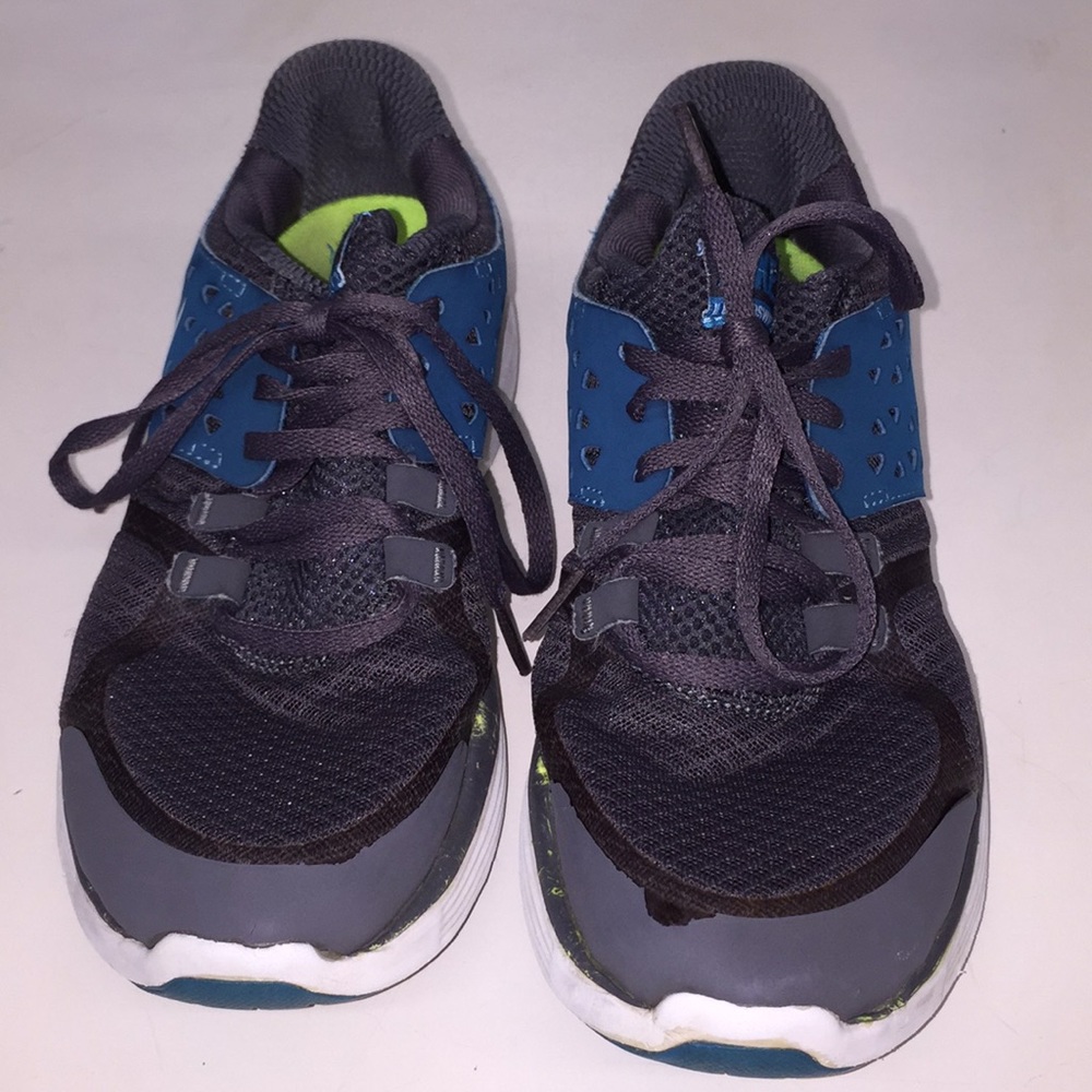Women’s Nike Sneakers Size 7.5 turquoise and gray - Picture 2 of 8